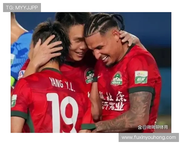 上海海港鏖战赛场展现豪强气势誓要捍卫主场荣耀迎接强敌挑战