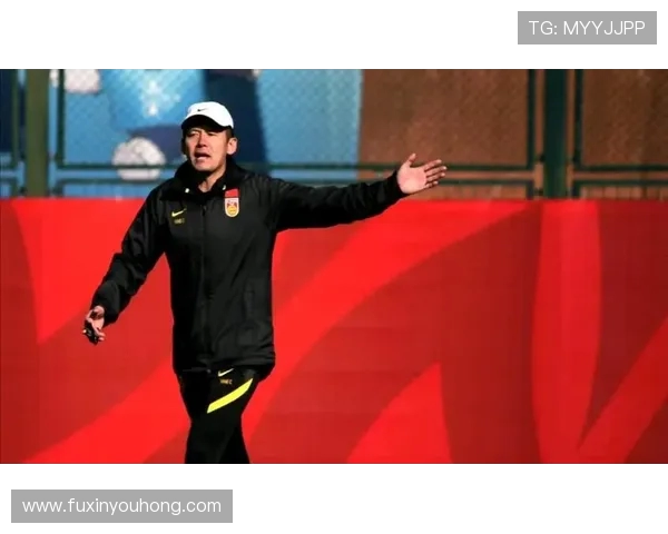 杨晨带领中国足球再创新辉煌 全面回顾他的职业生涯与贡献