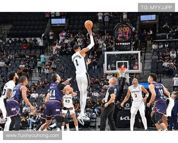 圣安东尼奥马刺迎强劲对手全力出击鏖战赛场争锋激烈较量