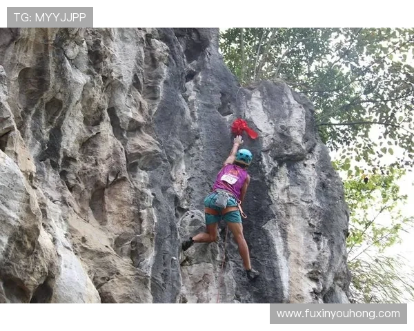 北京攀岩队包夹战术解析与攀岩热点发展趋势探讨 北京攀岩队包夹战术解析与攀岩热点发展趋势探讨