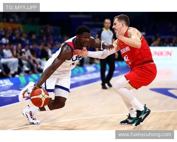 深圳篮球队进攻体系解析：战术运用与团队协作的完美结合